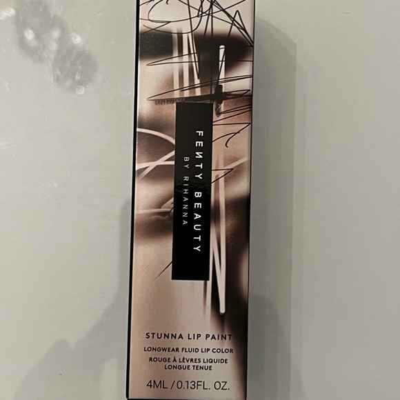 Stunna Lip Paint Longwear Fluid Lip Color NIB - Picture 2 of 5